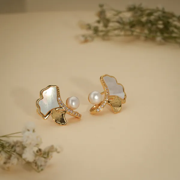 Gold_Plated_Shell_Pearl_Butterfly_Stud_Earrings_For_Women