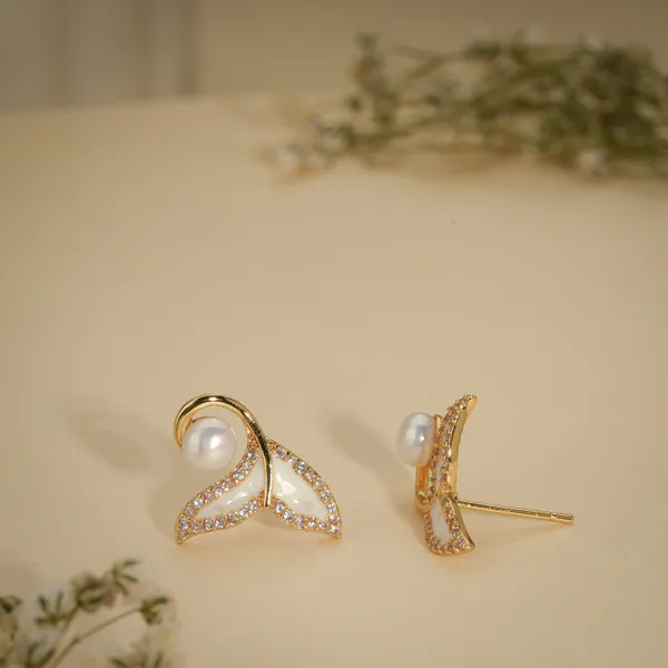 Gold_Plated_Pearl_Crystal_Butterfly_Stud_Earrings_For_Women