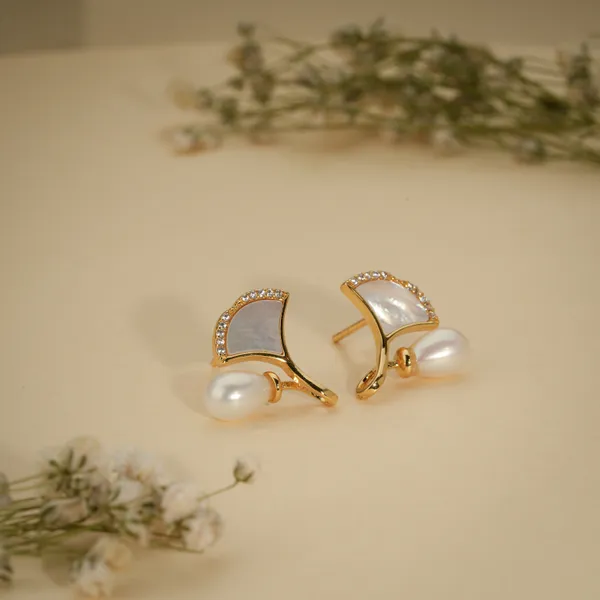 Gold_Plated_Pearl_Crescent_Stud_Earrings_For_Women