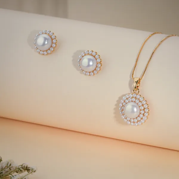 Gold_Plated_Pearl_Crystal_Halo_Pendant_Set_With_Earrings_For_Women