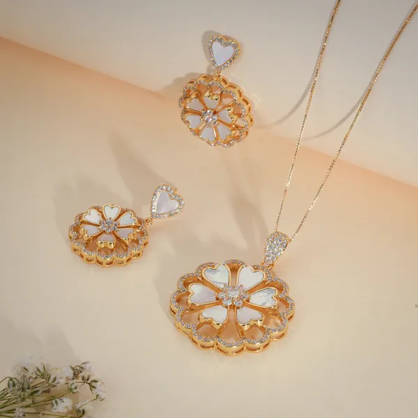 Gold_Plated_Crystal_Heart_Pendant_Necklace_And_Earring_Set_For_Women