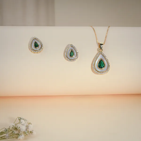 Gold_Plated_Green_Stone_Teardrop_Pendant_Set_With_Earrings_For_Women
