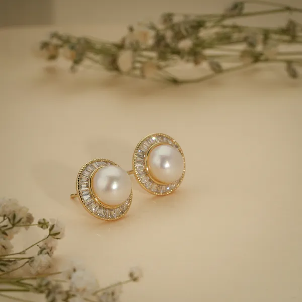 Gold_Plated_White_Pearl_Round_Halo_Stud_Earrings_For_Women
