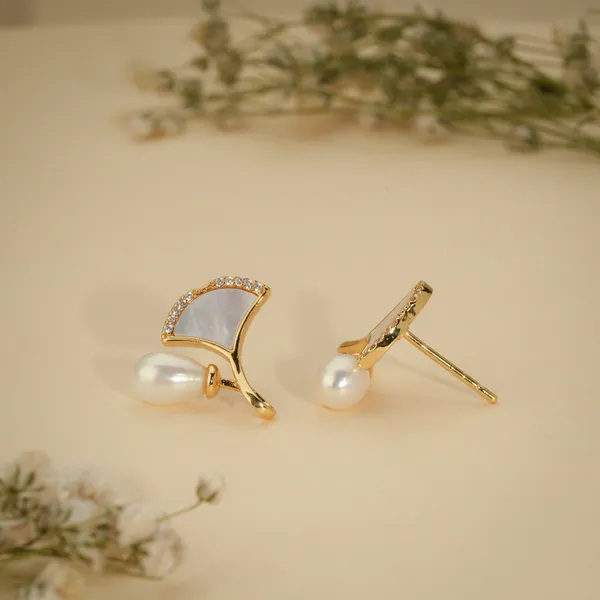 Gold_Plated_Pearl_Crescent_Stud_Earrings_For_Women