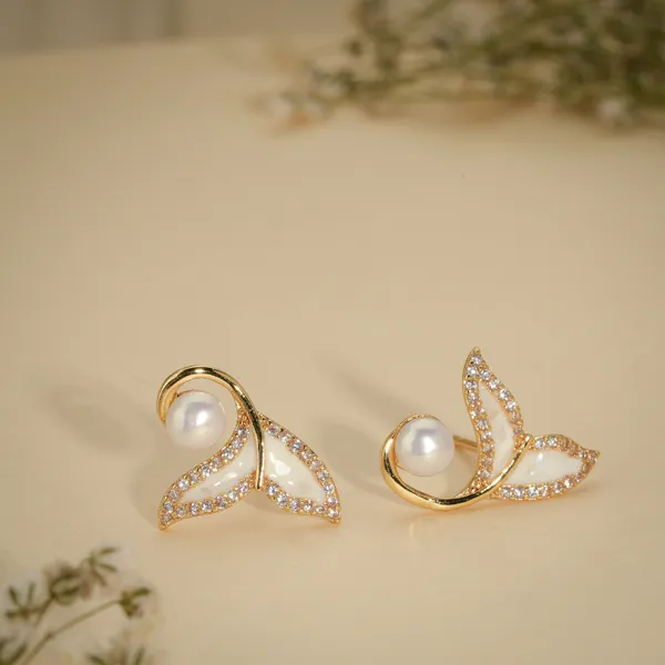 Gold_Plated_Pearl_Crystal_Butterfly_Stud_Earrings_For_Women