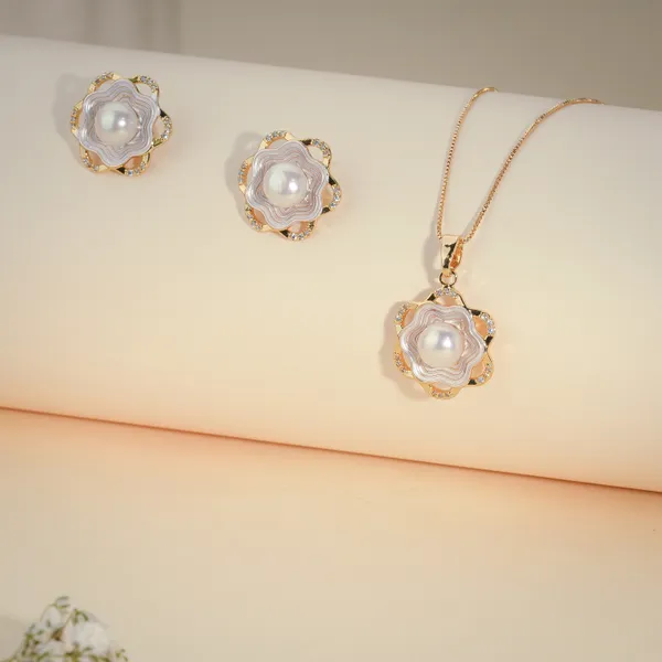 Gold_Plated_Floral_Pearl_Pendant_Necklace_And_Earrings_Set_For_Women