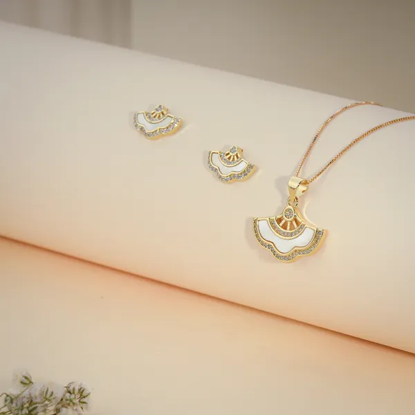 Gold_Plated_White_Shell_Fan_Pendant_Necklace_Earrings_Set_For_Women