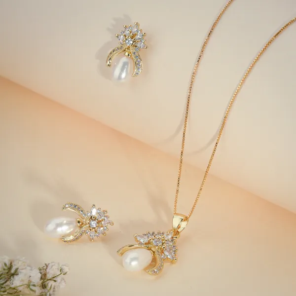 Gold_Plated_Pearl_Crystal_Floral_Pendant_Necklace_And_Earring_Set_For_Women