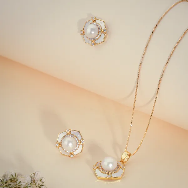 Gold_&_White_Pearl_Floral_Pendant_Necklace_And_Earring_Set_For_Women