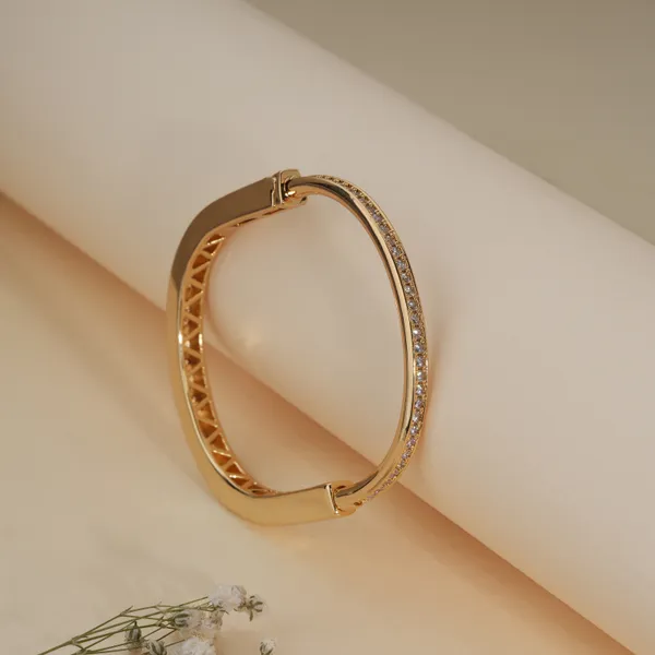 Gold_Plated_Crystal_Studded_Bangle_Bracelet_For_Women