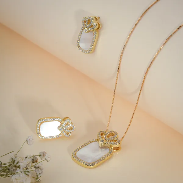 Gold_And_White_Mother_Of_Pearl_Floral_Drop_Pendant_Necklace_Earrings_Set_For_Women