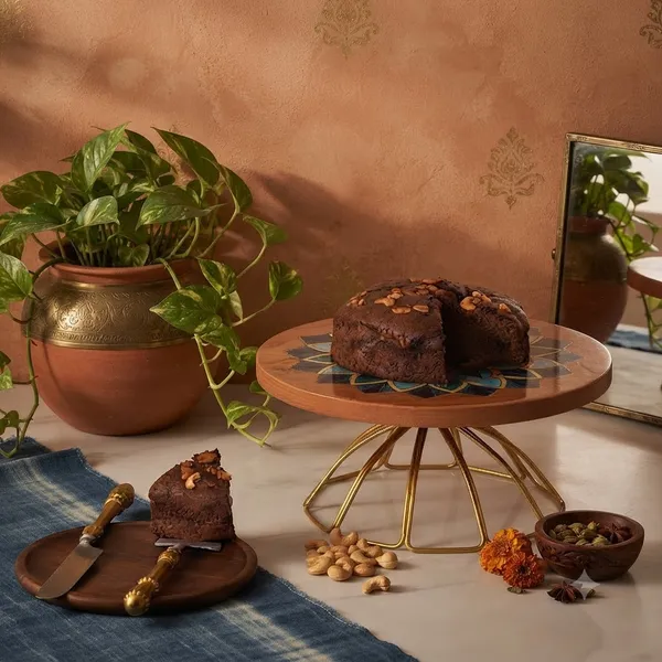 Wooden_Mandala_Print_Cake_Stand_With_Golden_Metal_Base