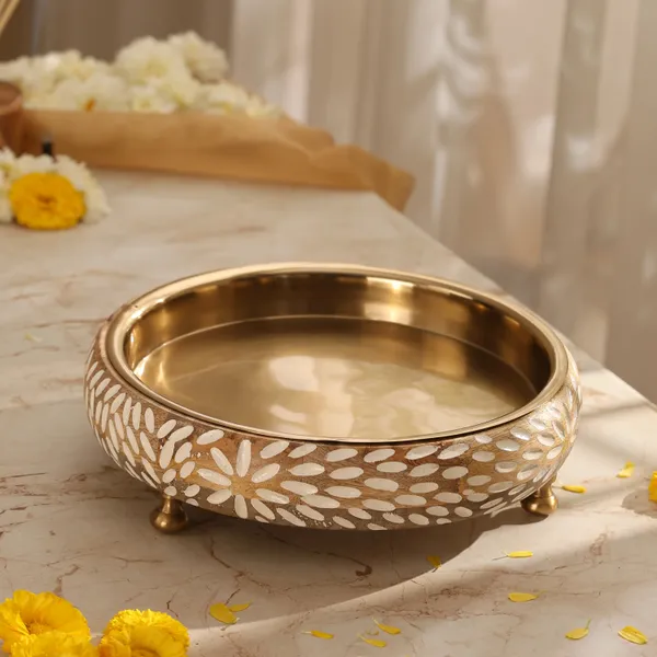 Mango_Wood_Hand-carved_Decorative_Urli_Bowl_With_Legs