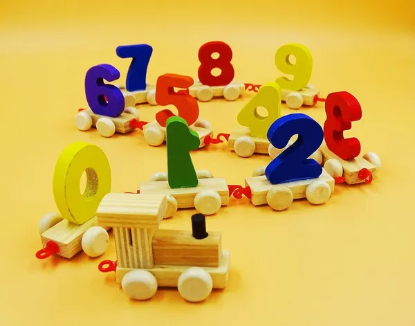 Wooden_Number_Train_Montessori_Counting_Puzzle_Toy_For_Kids