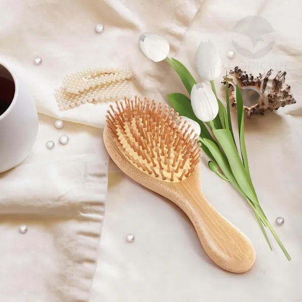 Koorichh_Bamboo_Anti-Static_Scalp_Massaging_Hair_Brush