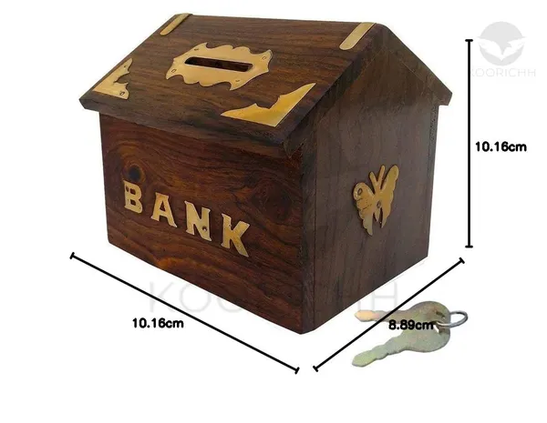 Wood_Hut_Shape_Piggy_Bank_With_Lock_And_Key_For_Kids