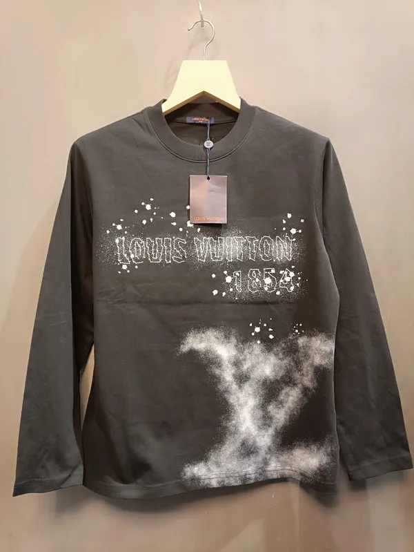 Black_And_White_Cotton_Graphic_Print_Oversized_Sweatshirt_For_Men