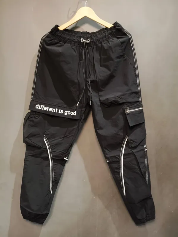 Black_Polyester_Relaxed_Fit_Multi-Pocket_Cargo_Joggers_For_Men