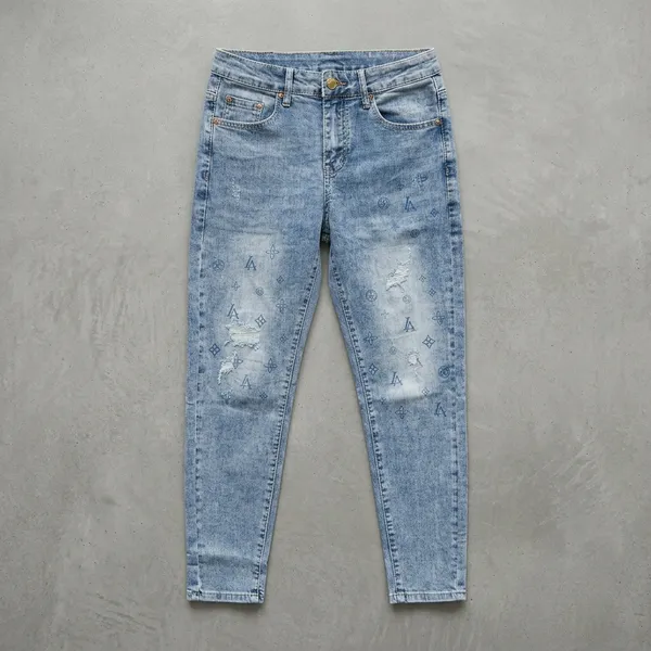 Light_Blue_Denim_Relaxed_Fit_Distressed_Ankle_Length_Jeans_For_Women