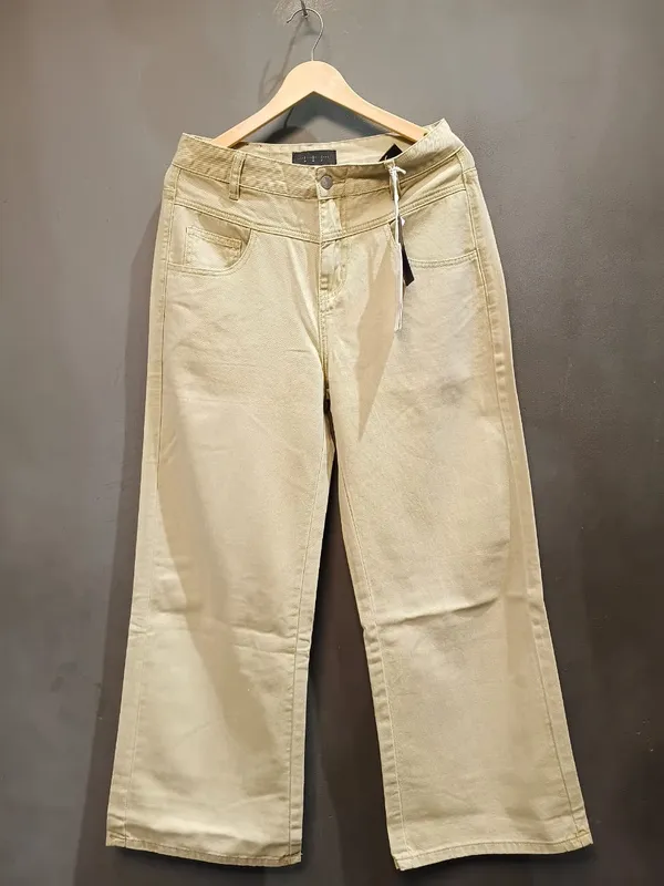 Beige_Cotton_Straight_Fit_Cropped_Pants_For_Women