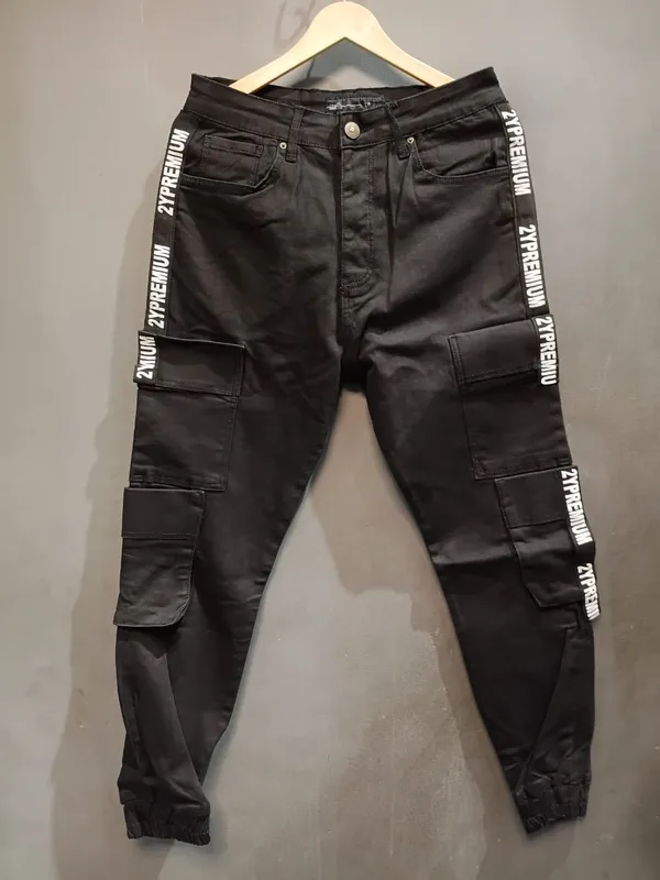 Black_Cotton_Cargo_Relaxed_Fit_Joggers_For_Men