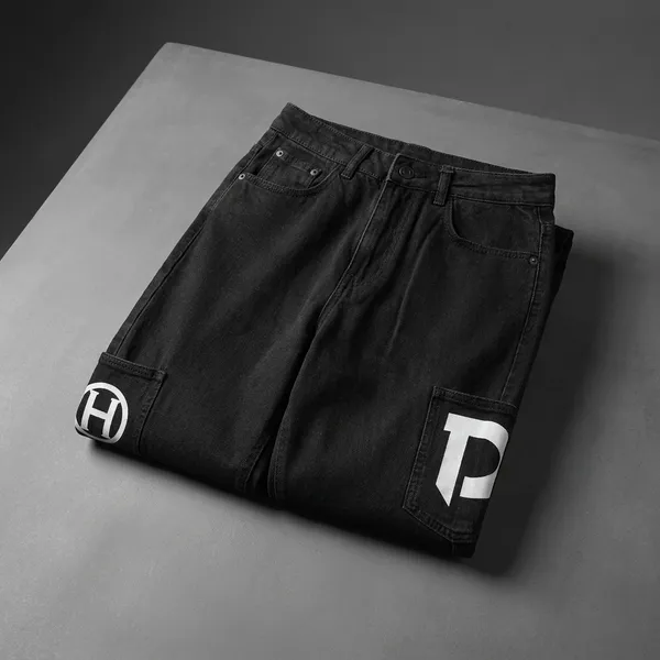 Black_Denim_Graphic_Print_Cargo_Relaxed_Fit_Jeans_For_Women