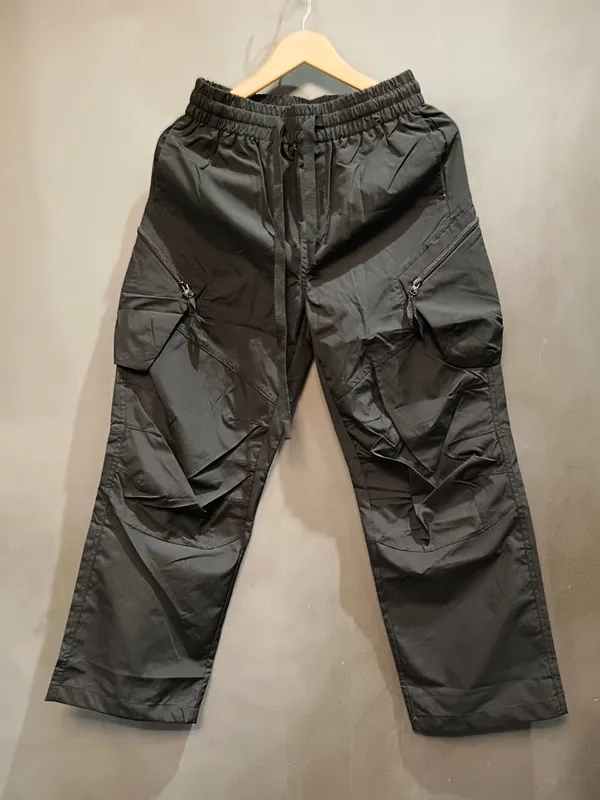 Black_Cotton_Cargo_Pants_For_Men