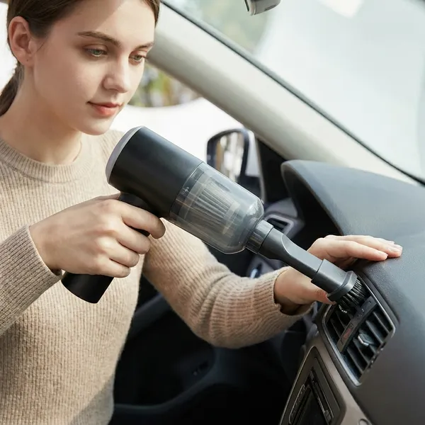 Black_Plastic_Portable_Vacuum_Cleaner_For_Home_And_Car