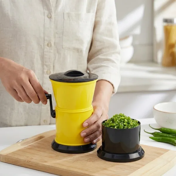 Yellow_Plastic_Vegetable_Chopper_For_Cooking