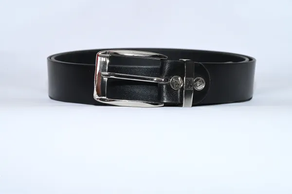 Black_Leather_Belt_for_Men_with_Pin_Buckle_