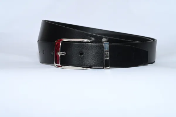 Black_Leather_Belt_for_Men_with_Pin_Buckle_