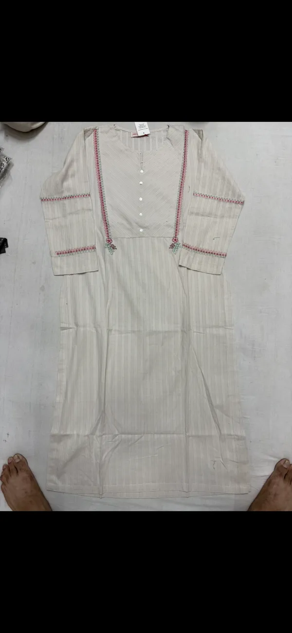 Off_White_Cotton_Embroidered_Kurta_For_Women_(Kurta_Only)