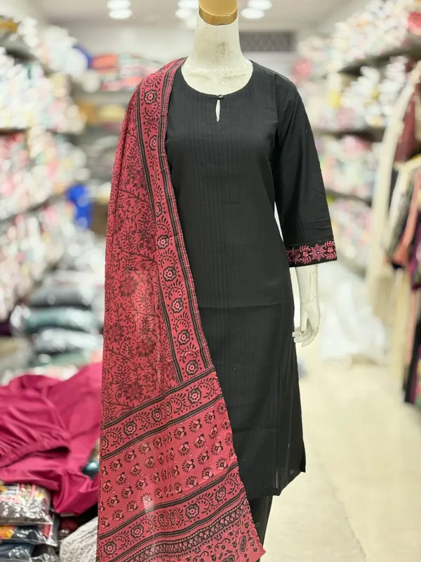 Black_Cotton_Silk_Straight_Kurta_Set_For_Women