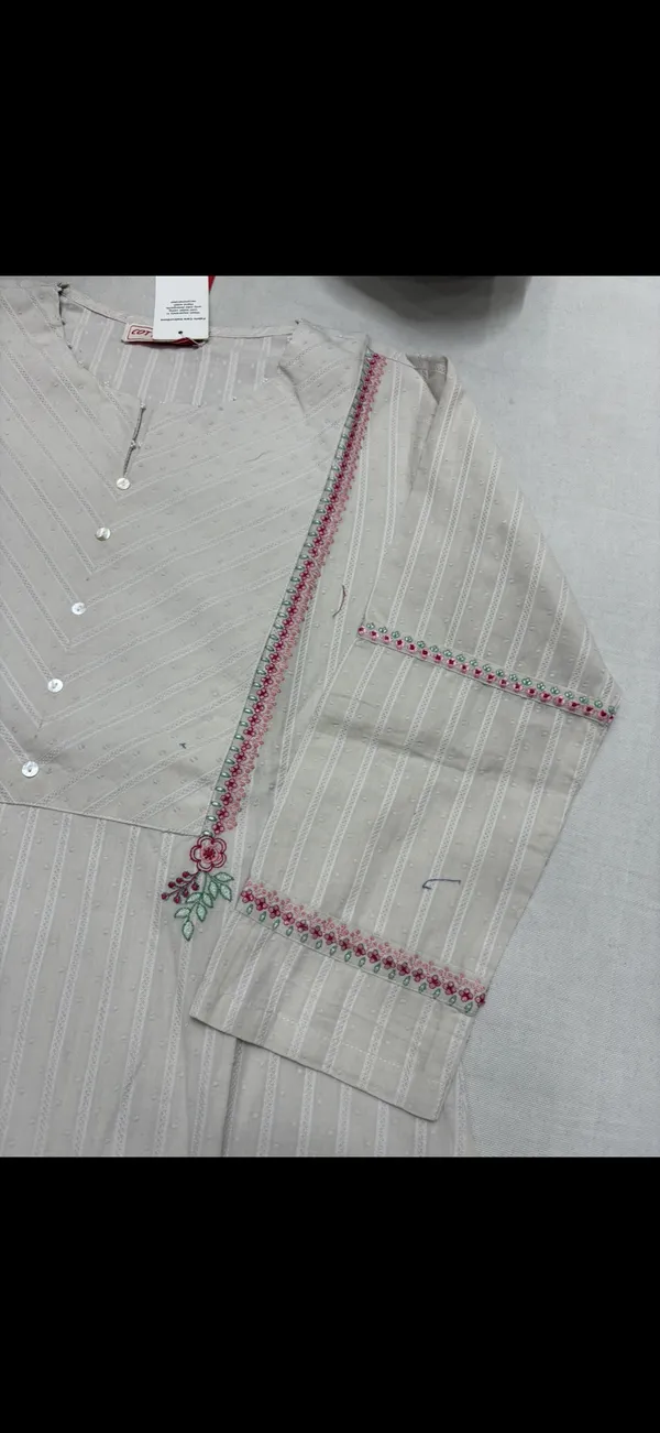 Off_White_Cotton_Embroidered_Kurta_For_Women_(Kurta_Only)