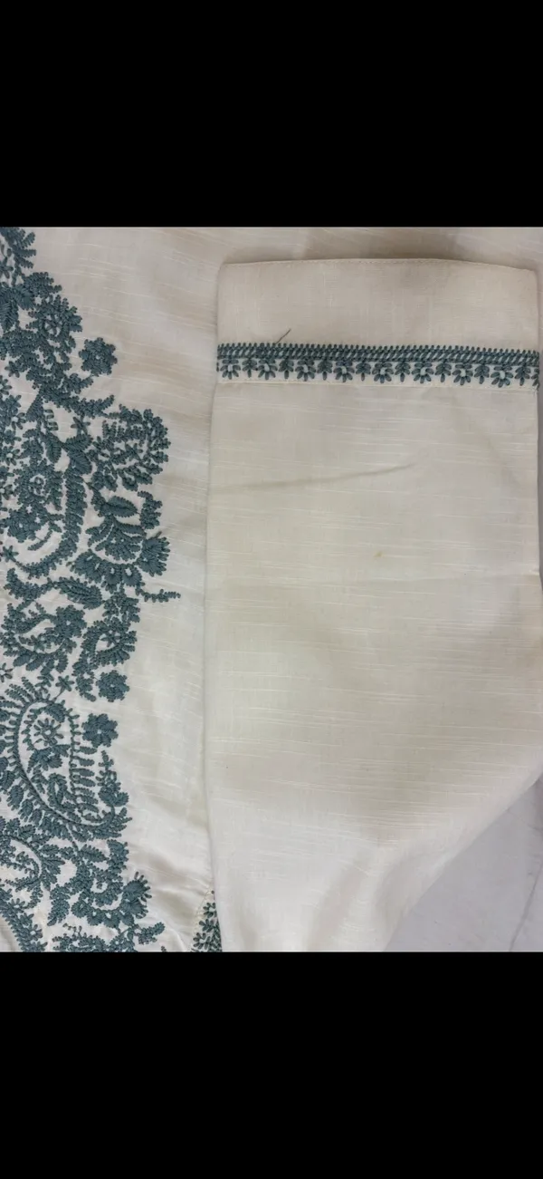 White_Embroidered_Georgette_Ethnic_Kurta_For_Women_(Kurta_Only)