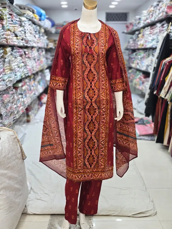 Traditional_Printed_Suit