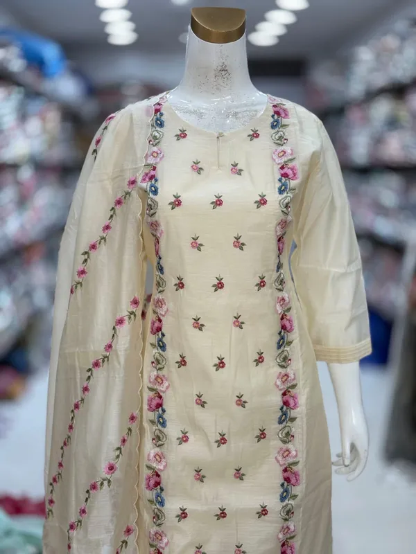 Cream_Chanderi_Silk_Floral_Embroidered_Kurta_Set_For_Women