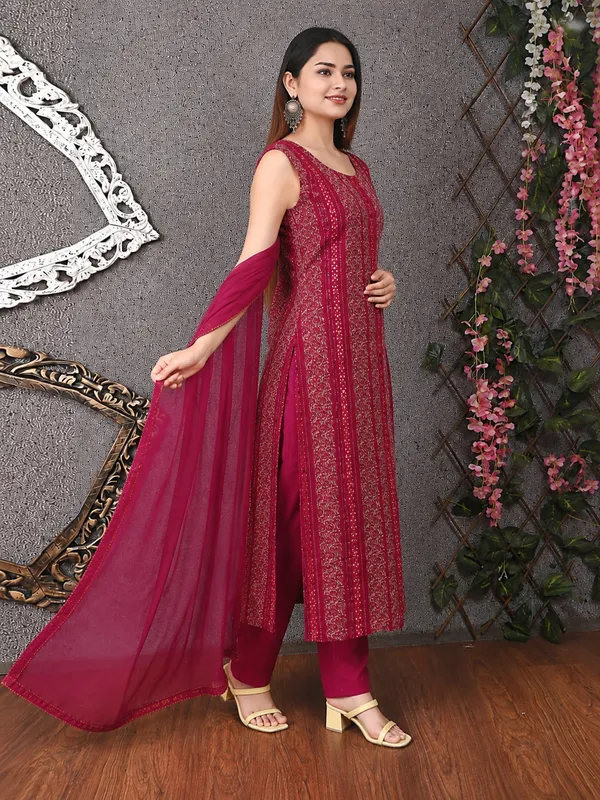 Maroon_Rayon_Cotton_Sleeveless_Straight_Kurta_Set_With_Dupatta_For_Women