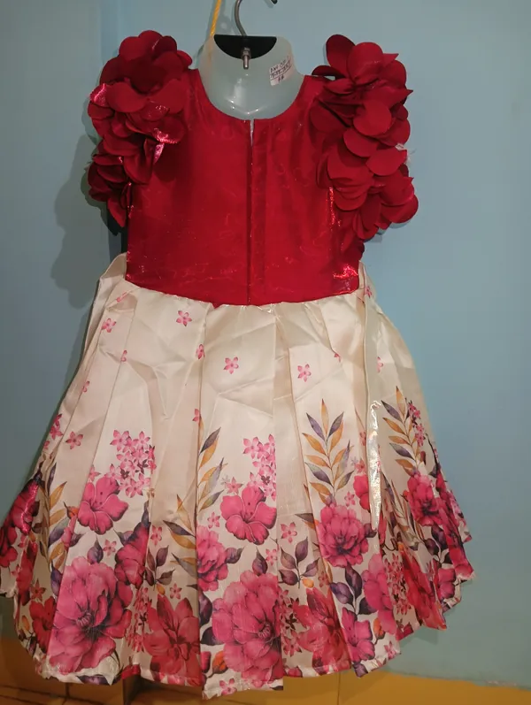Red_Digital_Print_Fabric,_Inner_Material_Cotton_Dress_For_Girls