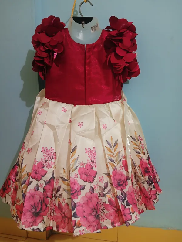 Red_Digital_Print_Fabric,_Inner_Material_Cotton_Dress_For_Girls