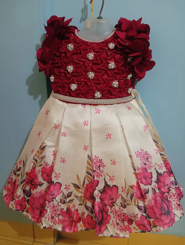 Red_Digital_Print_Fabric,_Inner_Material_Cotton_Dress_For_Girls