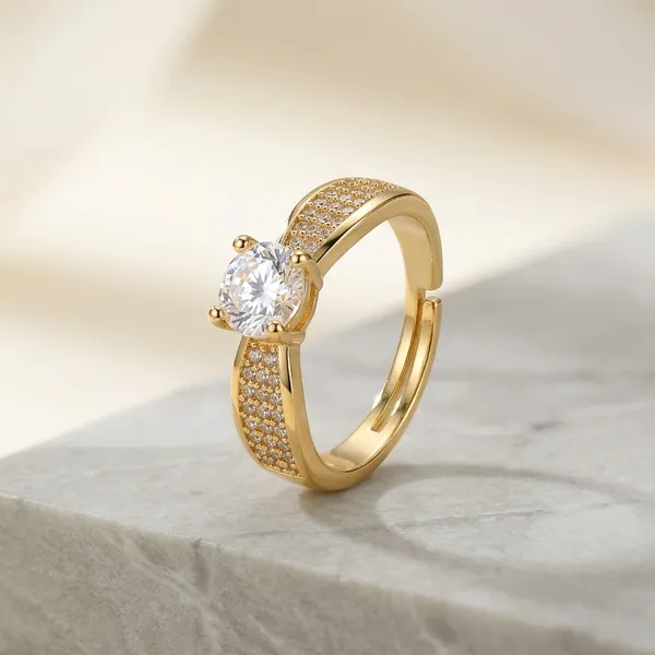 Gold_Cubic_Zirconia_Solitaire_Ring_For_Women