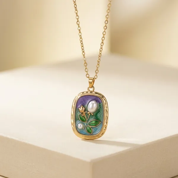 Gold_Stainless_Steel_Floral_Resin_Pendant_Chain_Necklace_For_Women