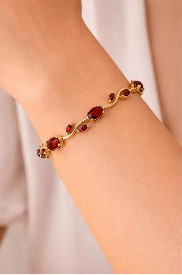 ELEGANT_RED_TONE_TULIP_BRACELET
