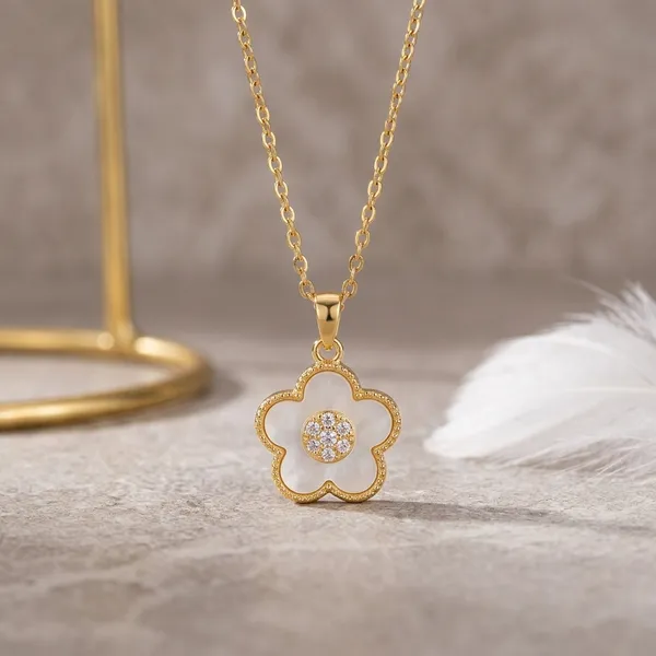 Gold_Anti_Tarnish_Stainless_Steel_Flower_Pendant_Necklace_For_Women