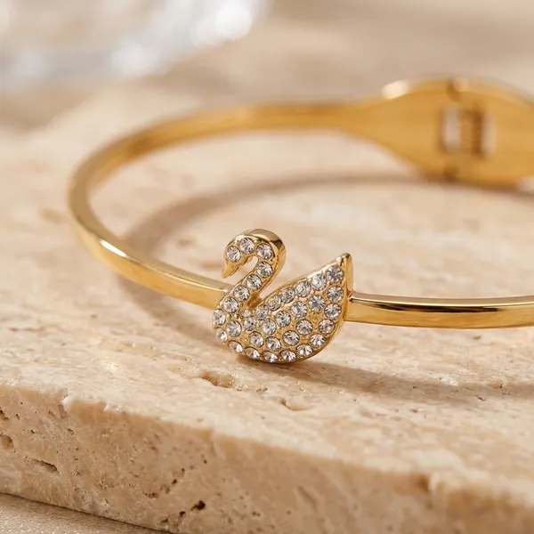 Gold_Black_Stainless_Steel_Crystal_Swan_Cuff_Bracelet_For_Women