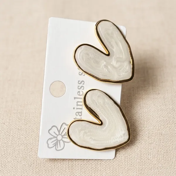 White_Pearlescent_Gold_Tone_Heart_Stud_Earrings_For_Women