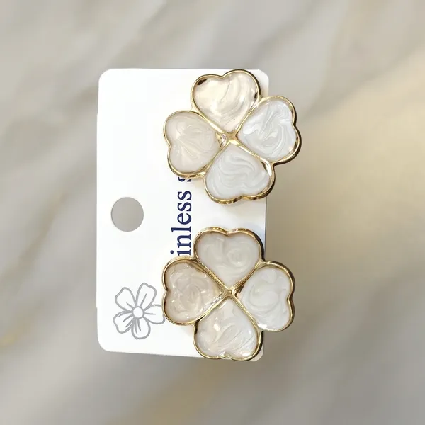 White_Mother_Of_Pearl_Four_Leaf_Clover_Stud_Earrings_For_Women
