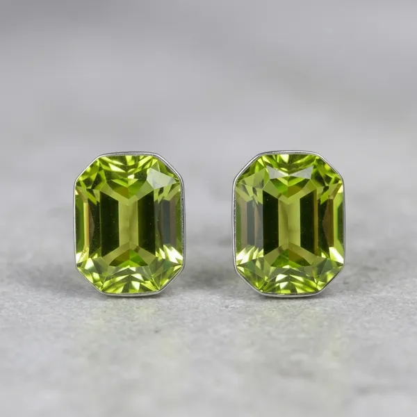 Green_Crystal_Silver_Stud_Earrings_For_Women