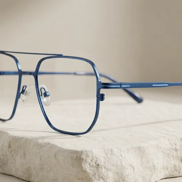 Black_Metal_Aviator_Eyeglasses_With_Clear_Lenses